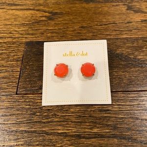 Stella & Dot Coral Stud Earrings. So much fun & gorgeous!